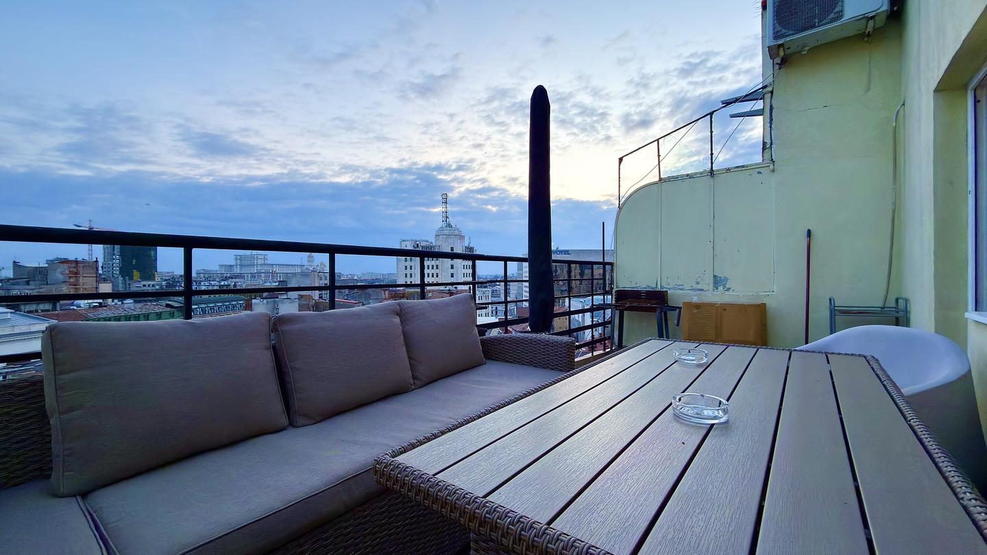 4 BEDROOM  APARTMENT CITY CENTER - UNIVERSITATE  - Image 1