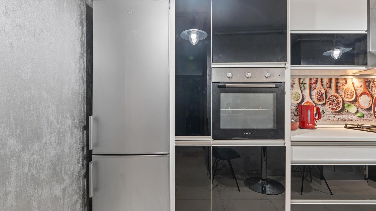 13B - Monochrome Escape / 1BR / Ultra Central - Image 1