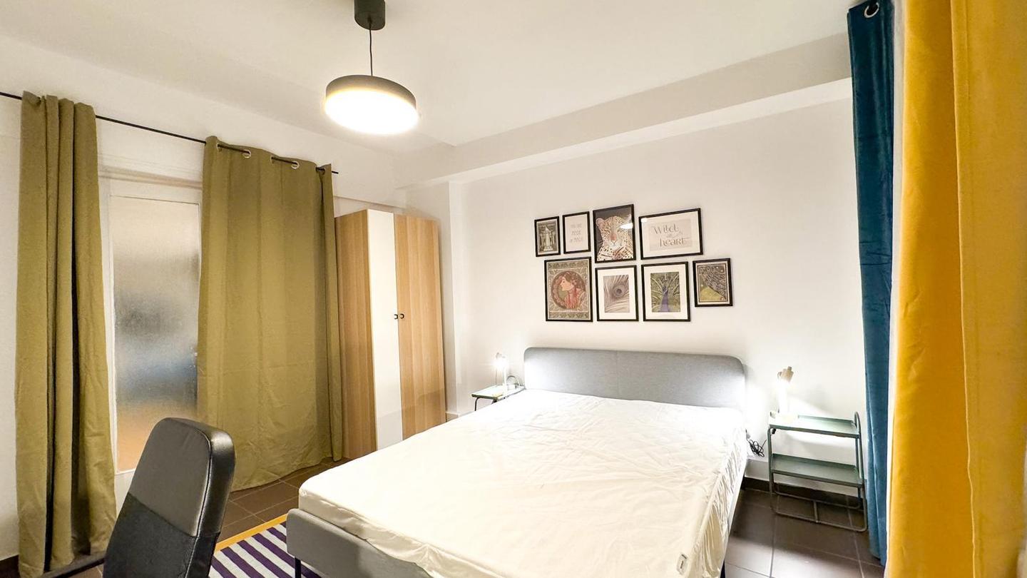 4-BEDROOM APARTMENT FOR RENT – (UNIVERSITATE / OLD TOWN) OTETELESANU - Image 1